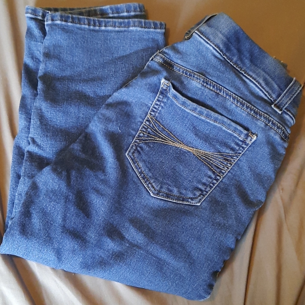 Jean capris - Picture 2 of 2